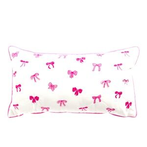 Bnwt ENVOGUE
Velvet Bow Decorative Pillow